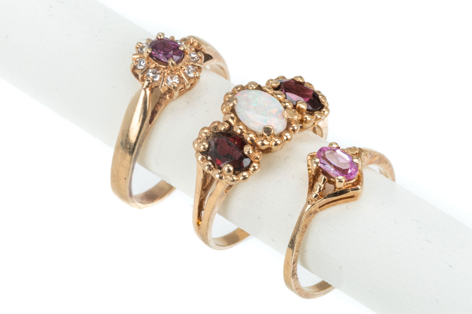 THREE 10K GOLD GEM-SET RINGS, 6.8g (1 of 2)
