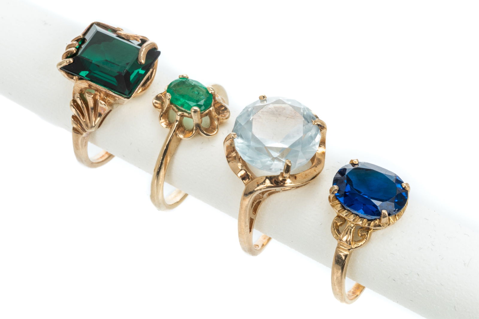 FOUR YELLOW GOLD GEM-SET RINGS, 12.9g (1 of 1)