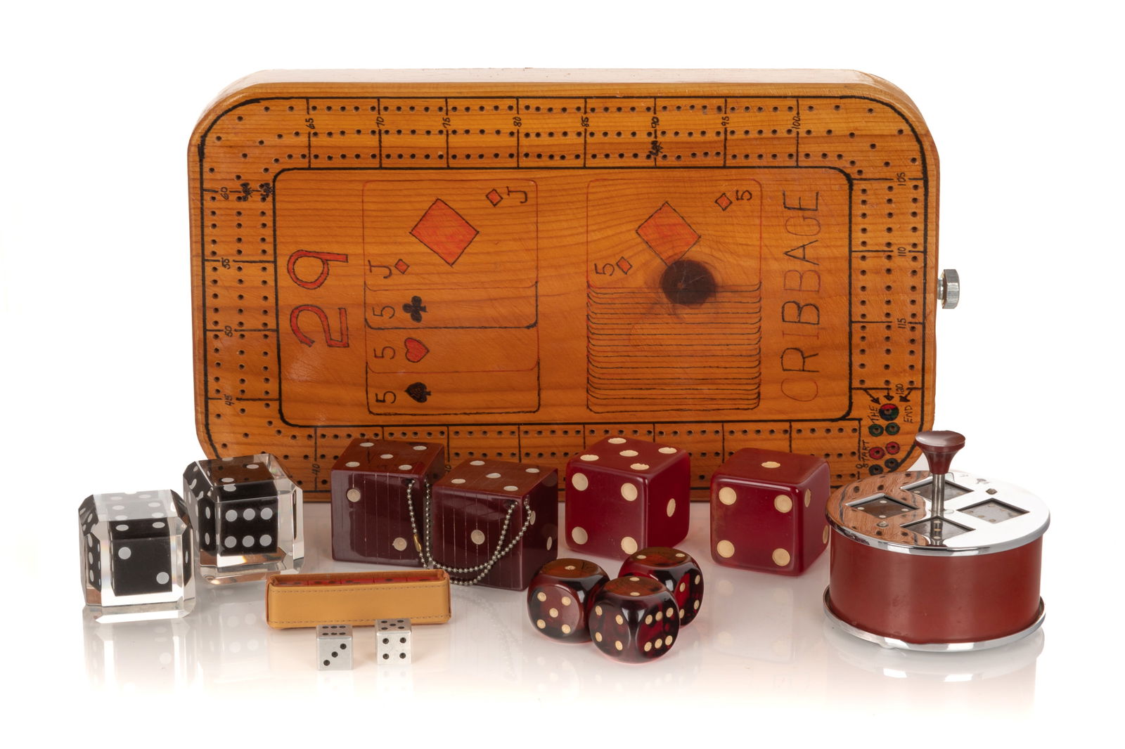 VINTAGE DICE & GAMING ACCESSORIES (1 of 3)