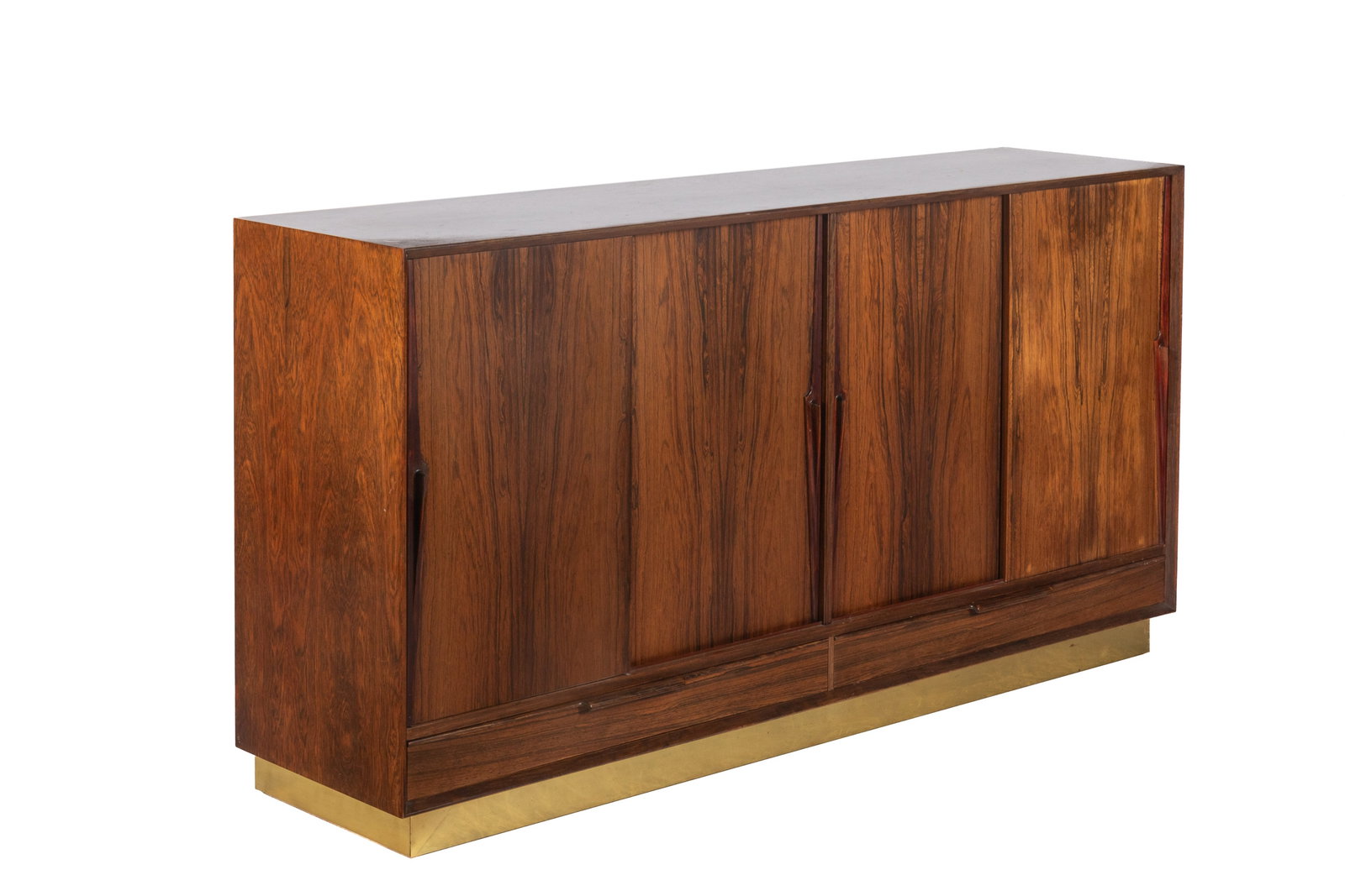 MID CENTURY ROSEWOOD BUFFET CABINET: H 37" x W 71" x D 18"