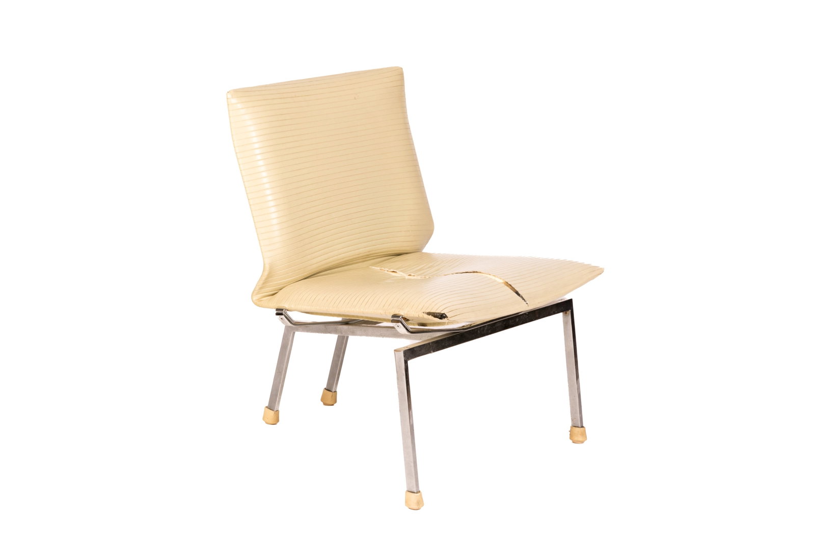 VINTAGE WHITE LEATHER AND CHROME CHAIR: H. 32" x W. 22" x D. 21"