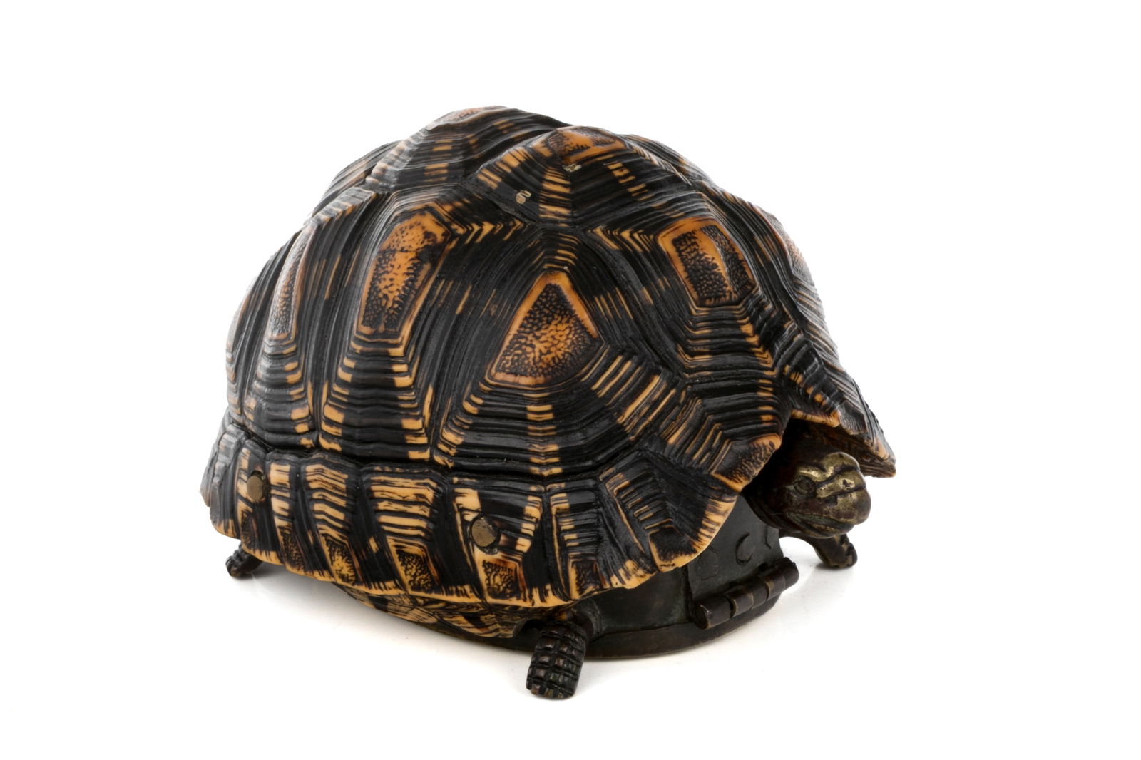 18th C DUTCH TORTOISESHELL FIGURAL SNUFF BOX (1 of 4)