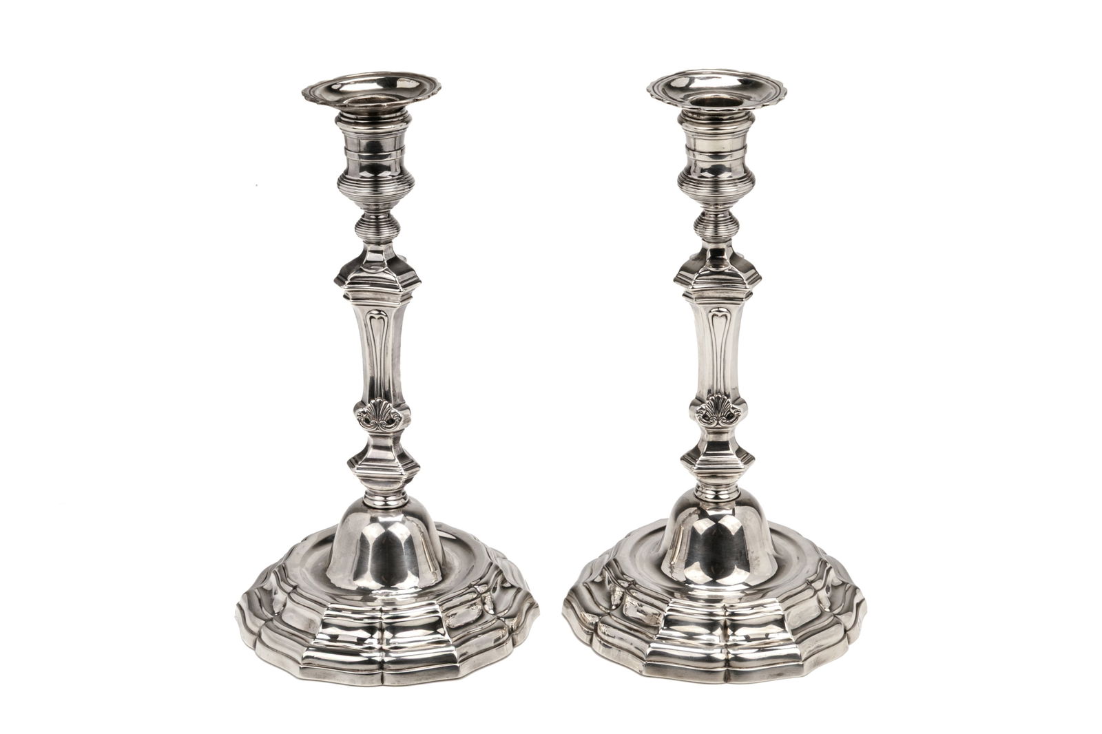 PAIR OF 18th C FRENCH SILVER CANDLESTICKS, 1110g (1 of 4)