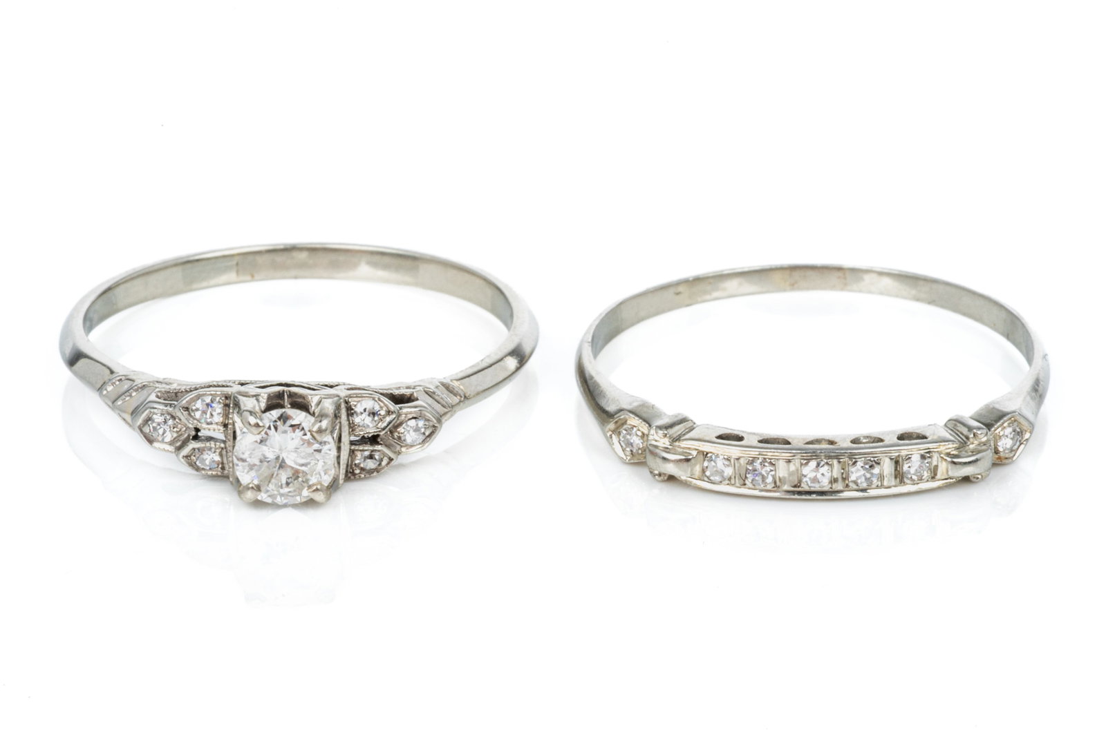 TWO ANTIQUE 18K WHITE GOLD AND DIAMOND RINGS, 4.1g (1 of 3)