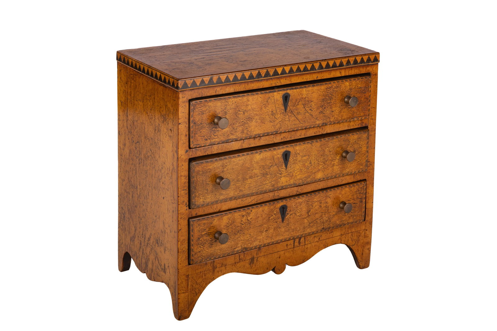 MINIATURE GEORGIAN STYLE THREE-DRAWER CHEST (1 of 7)