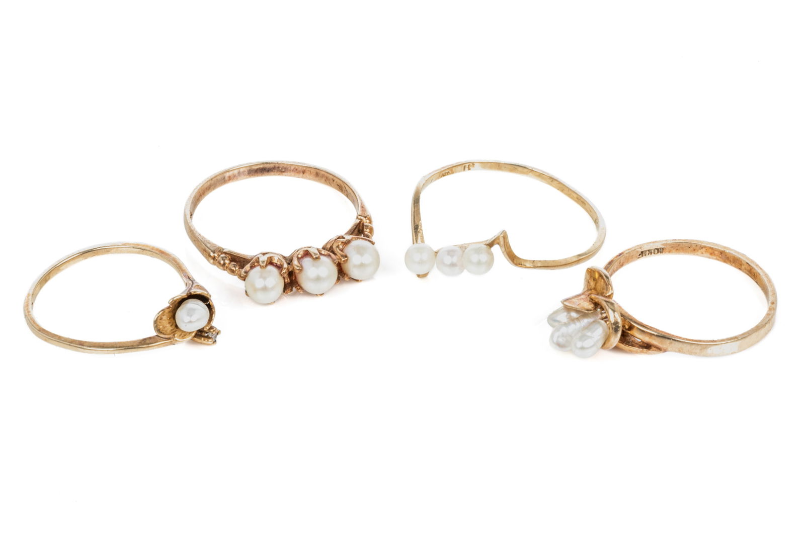FOUR 10K GOLD AND PEARL RINGS, 5.6g (1 of 4)