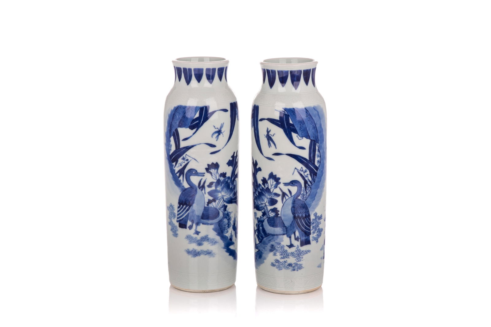 MIRRORED PAIR OF TRANSITIONAL BLUE AND WHITE VASES (1 of 3)