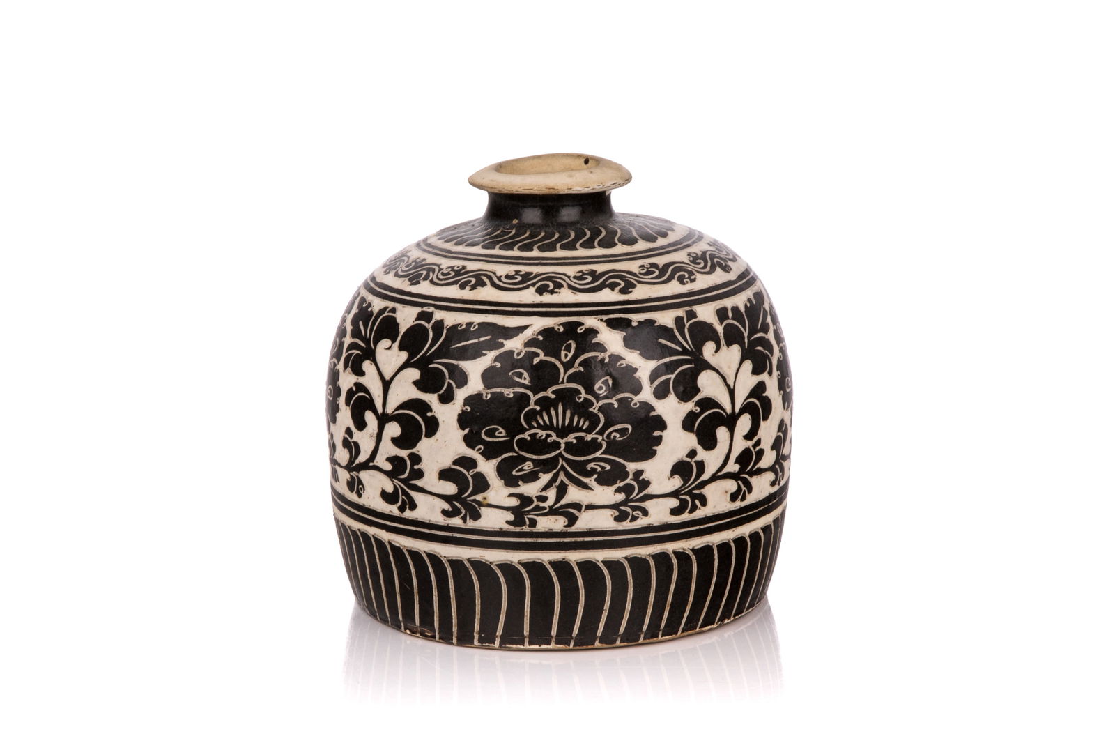 CIZHOU SGRAFFITO PEONY TULU VASE (1 of 4)