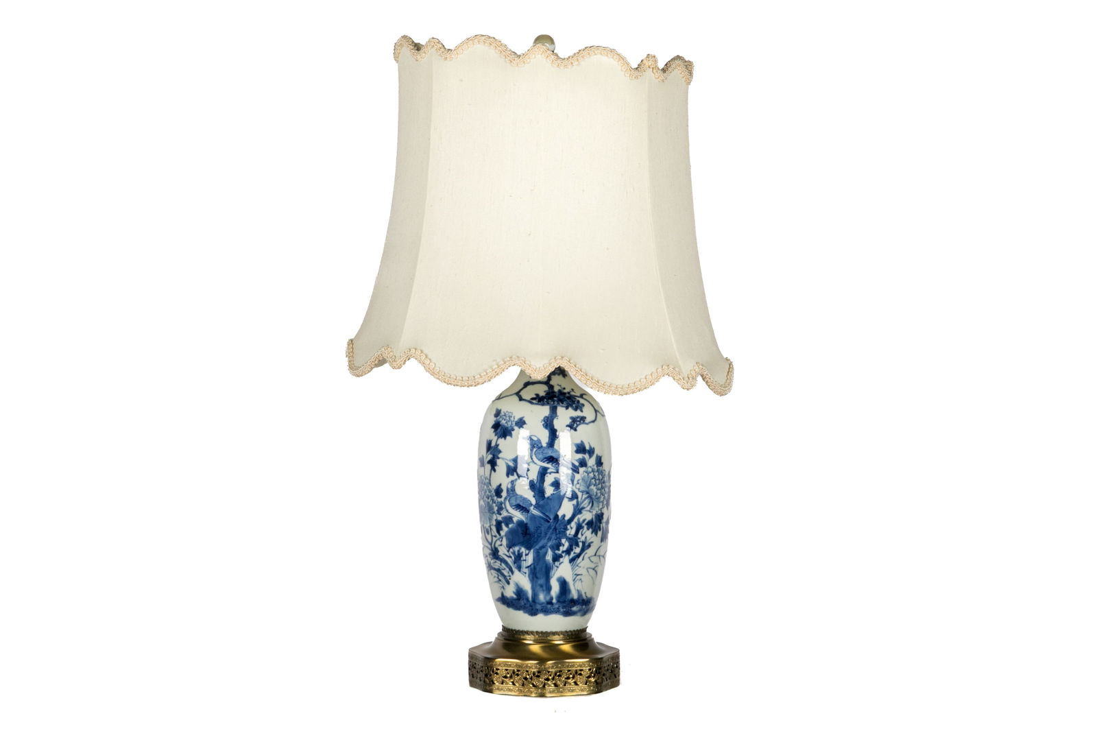 CHINESE BLUE & WHITE PORCELAIN VASE AS TABLE LAMP (1 of 3)