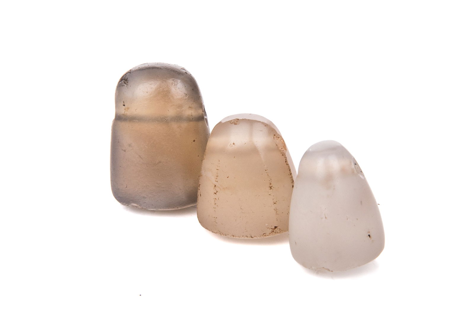 THREE ANCIENT AGATE SEAL BEADS (1 of 5)