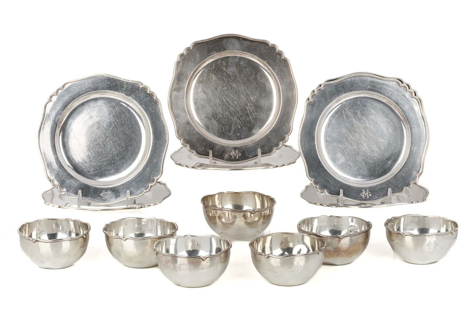 SET OF COLONIAL SILVER PLATES & BOWLS, 2,973g (1 of 2)