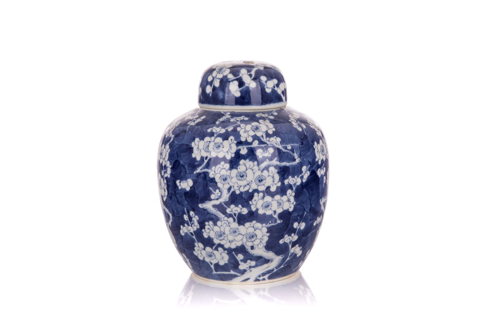 BLUE AND WHITE HAWTHORN GINGER JAR AND COVER (1 of 4)