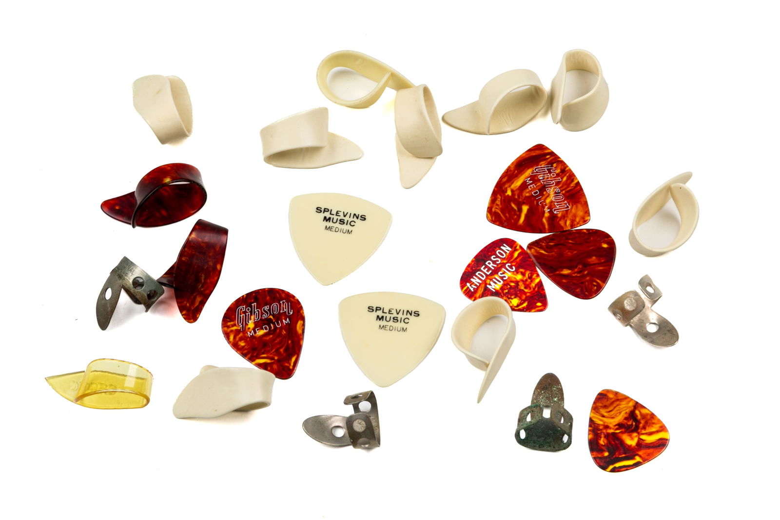 ASSORTED GUITAR PICKS USED BY GORDON LIGHTFOOT (1 of 1)