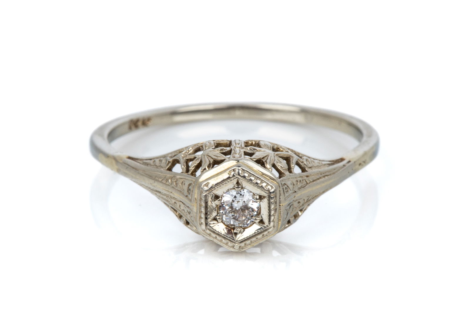 18K ART DECO SINGLE DIAMOND RING 2.1g (1 of 3)