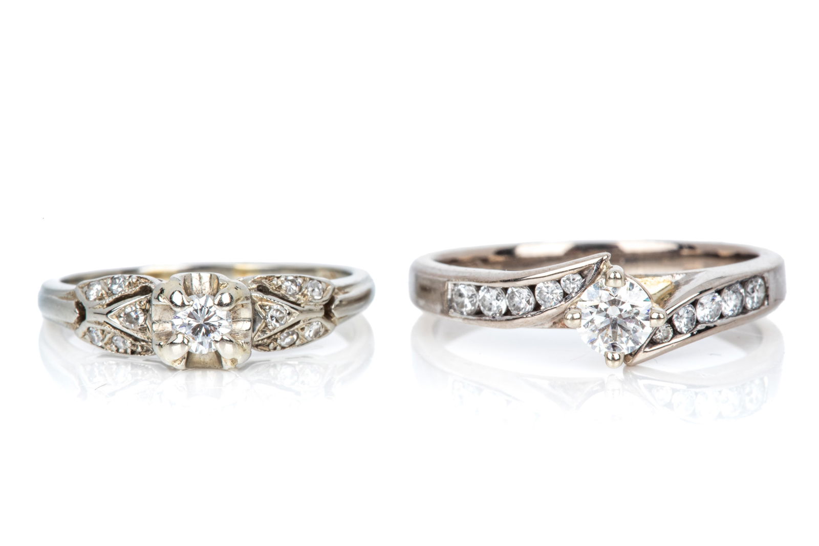 TWO 18K GOLD & DIAMOND RINGS 6.6g (1 of 3)