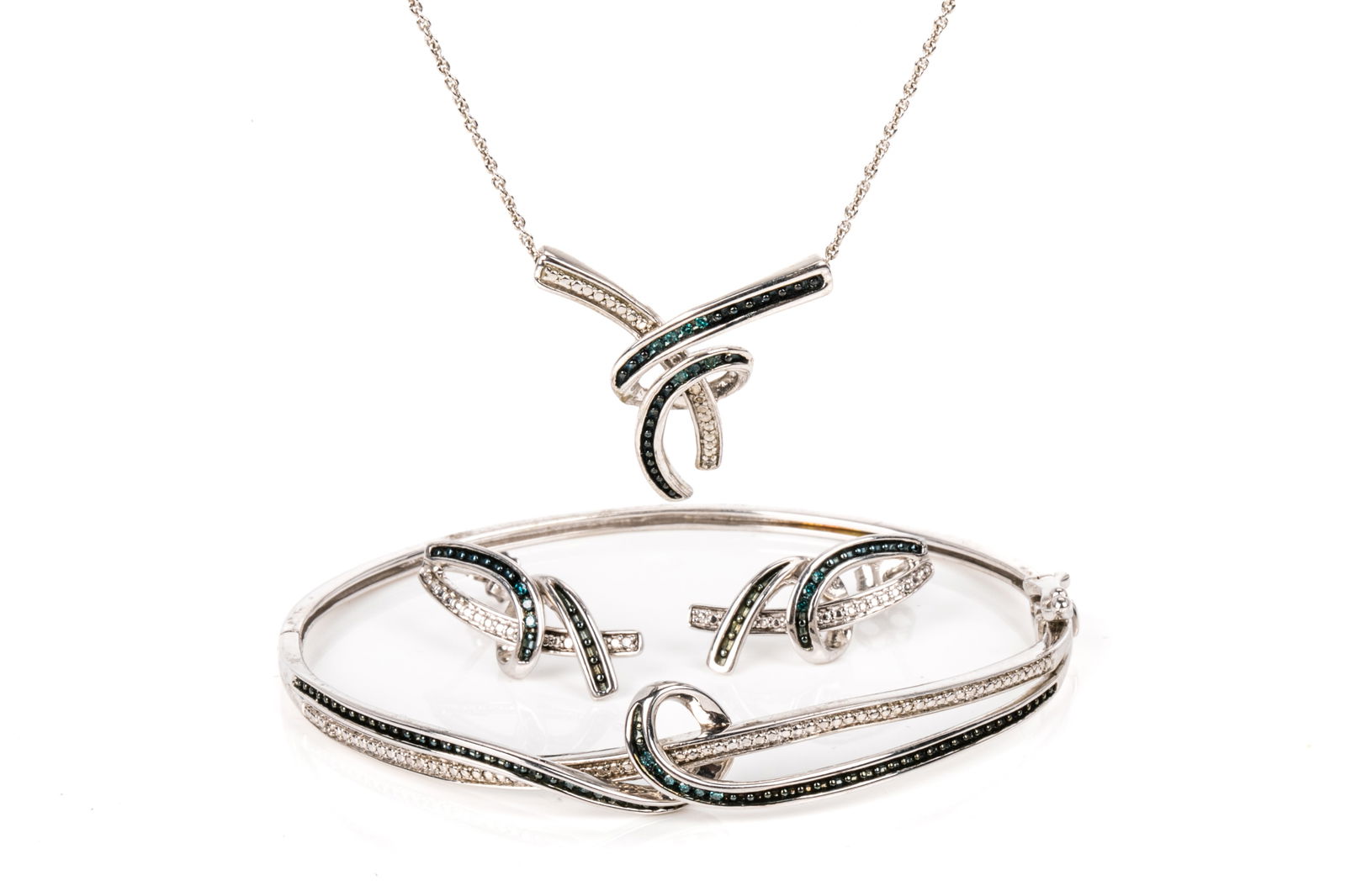 925 BLUE DIAMOND NECKLACE & BANGLE SUITE 15.8g (1 of 3)