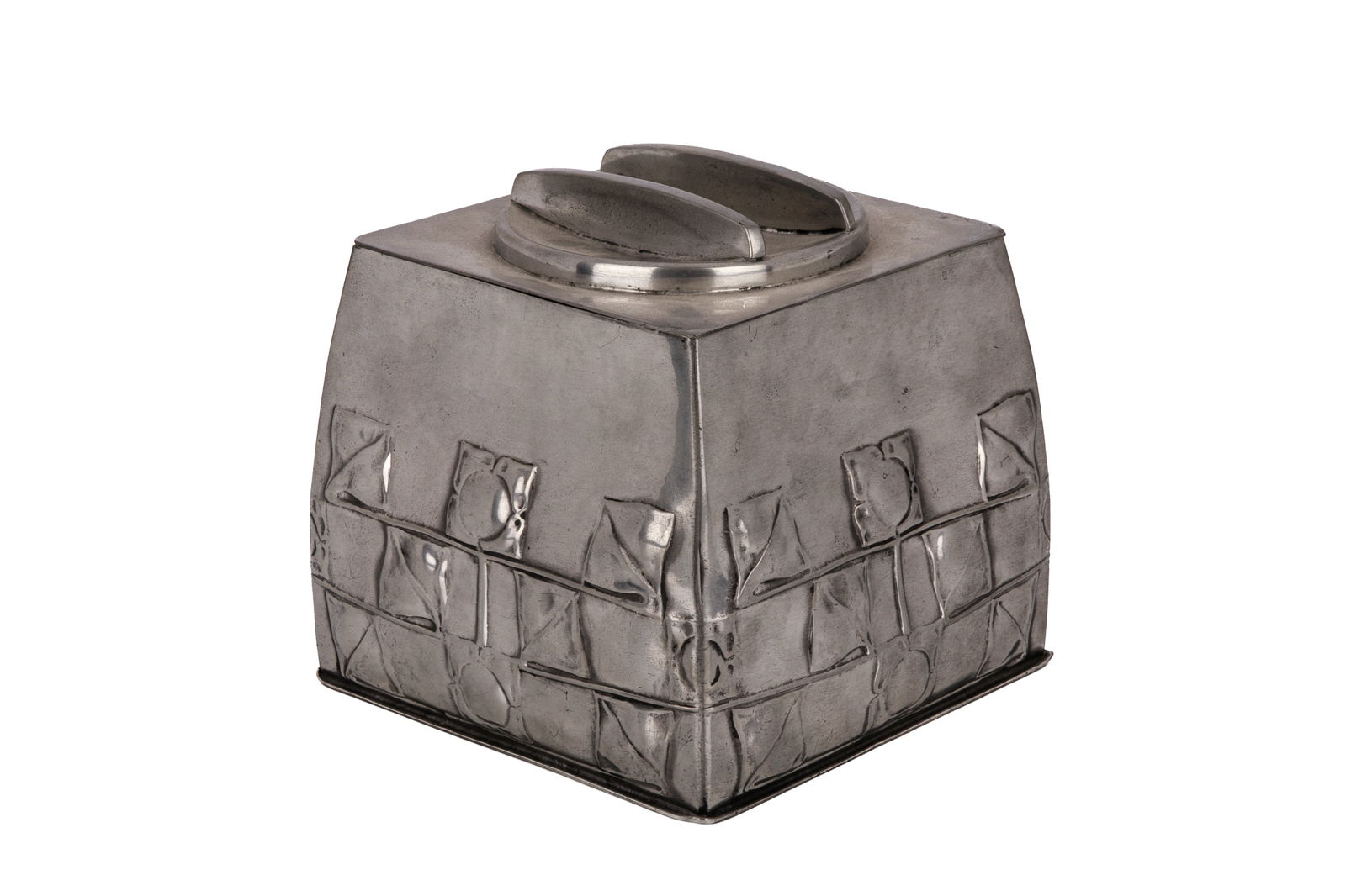 ARCHIBALD KNOX LIBERTY PEWTER BISCUIT BARREL: Traditional Arts & Crafts designed box, model 0194. H. 14cm (5 1/2in)