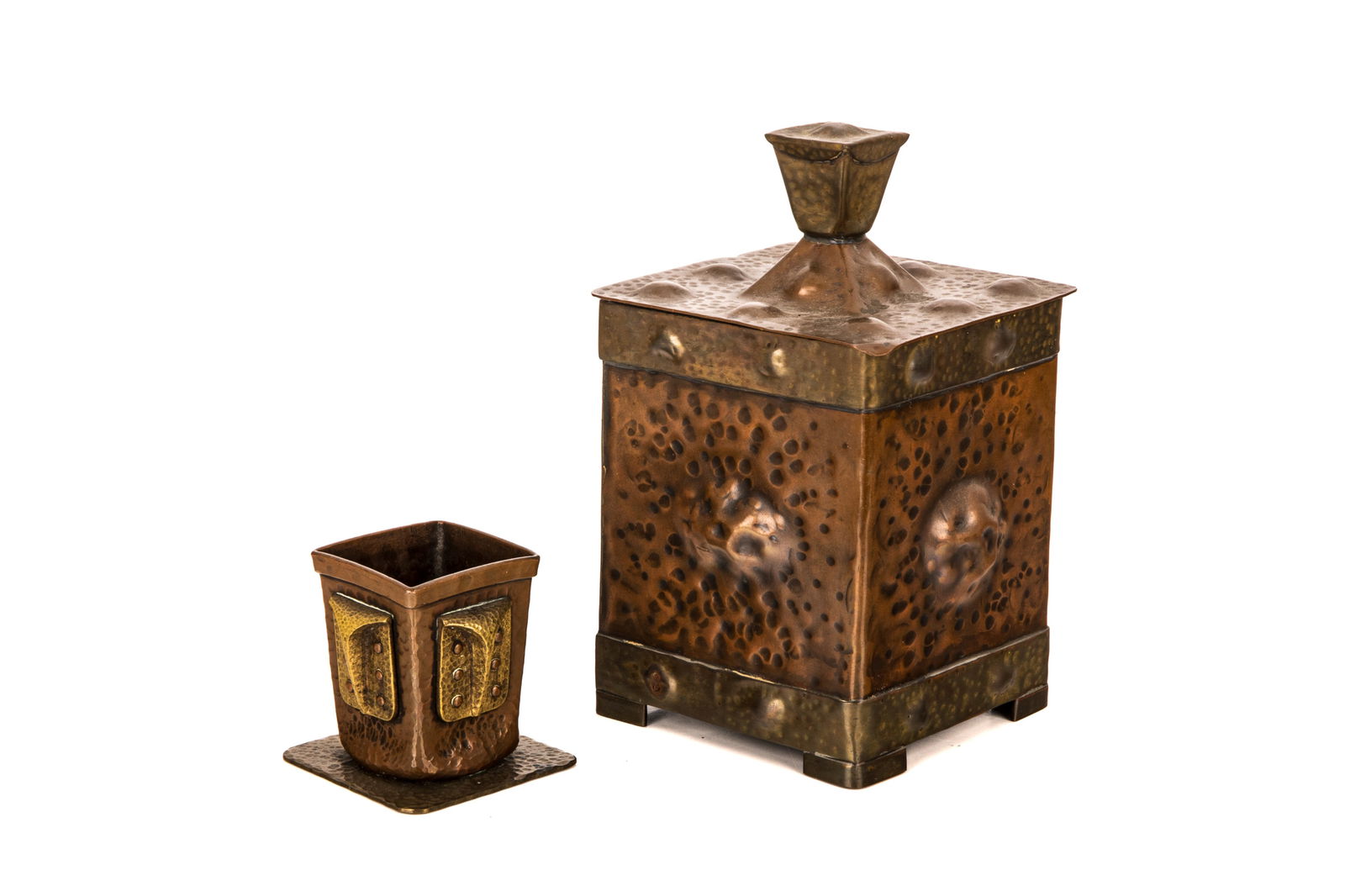 ARTS & CRAFTS METAL APOLLO STUDIOS BISCUIT BARREL: Apollo Studios New York model 574 mixed metal square caddy together with an unmarked cigarette holder. H. 19cm (7 1/2in)