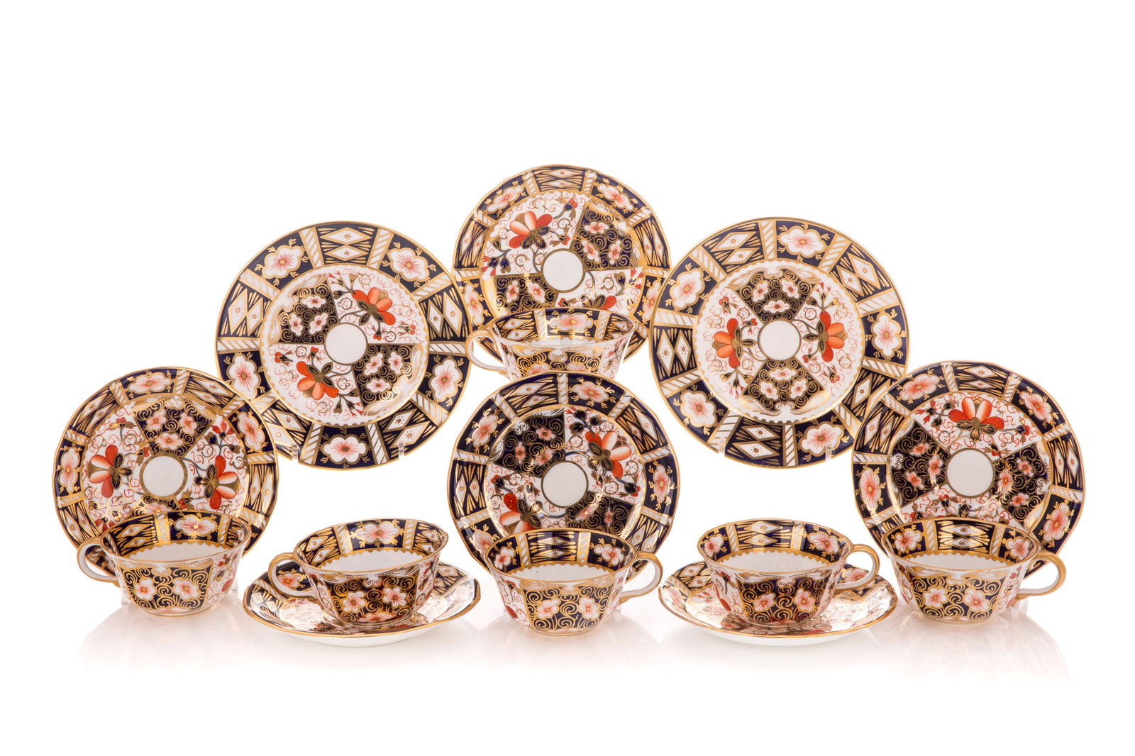 ROYAL CROWN DERBY IMARI 2451 TRIO CUPS & SAUCERS (1 of 3)