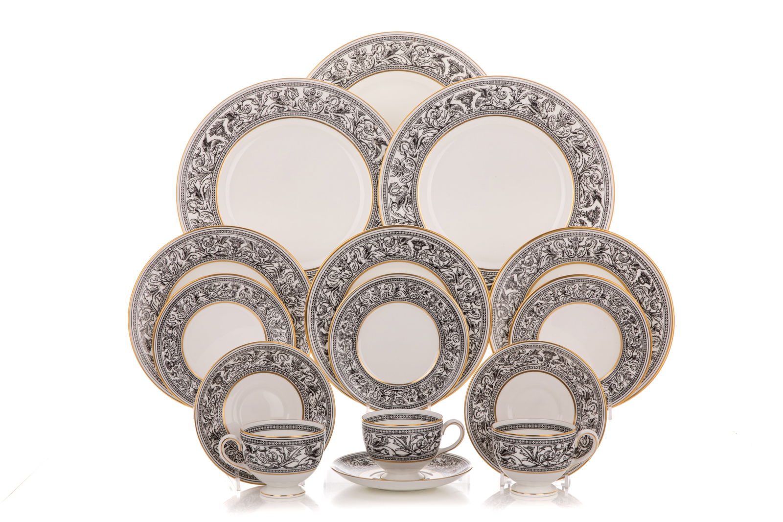 WEDGWOOD DINNER SET FOR EIGHT: Includes: 8 x Dinner Plates 8 x Salad Plates 8 x Side Plates8 x Saucers 8 x Teacups
