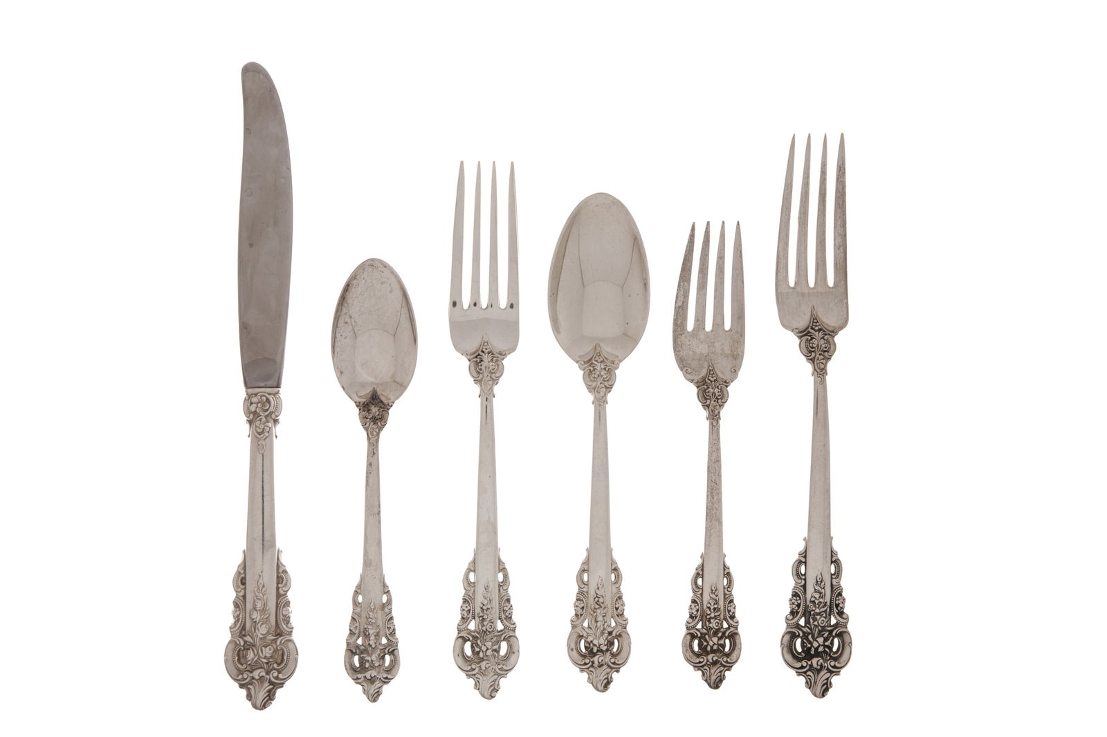 GRAND BAROQUE AMERICAN SILVER FLATWARE, 3422g (1 of 2)