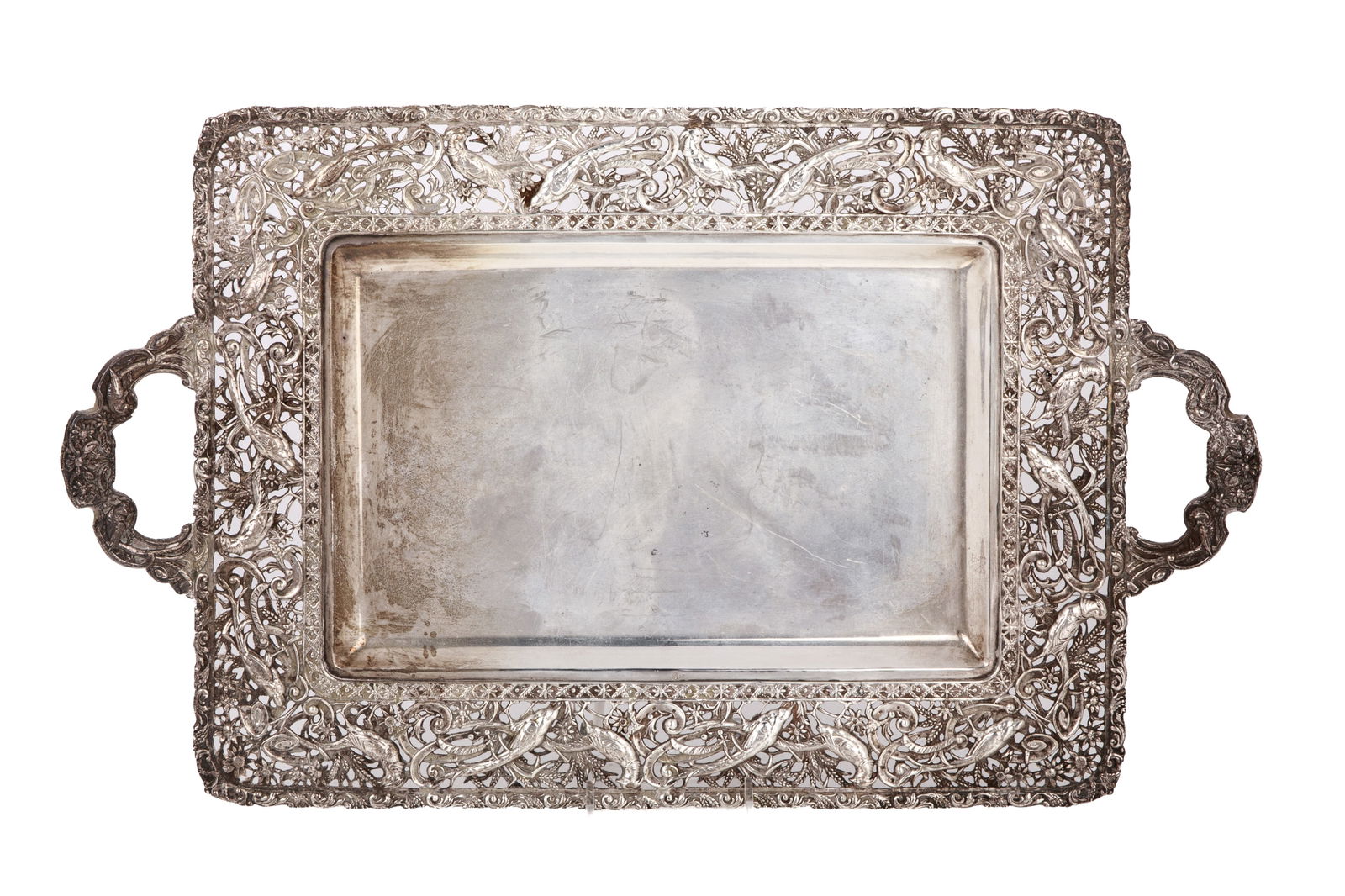 CONTINENTAL SILVER TRAY WITH CAST BORDER, 1044g (1 of 2)
