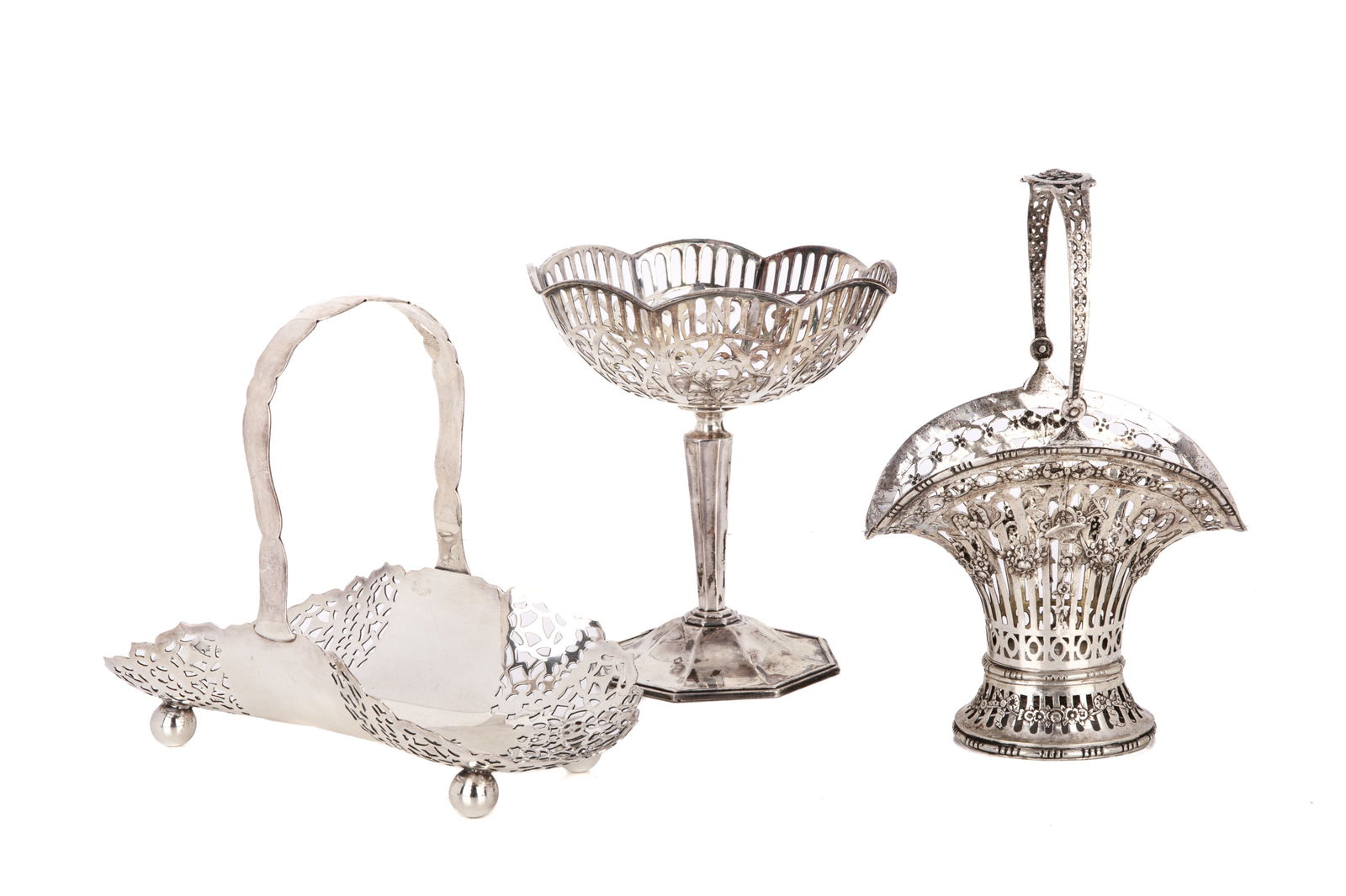 THREE DECORATIVE SILVER BASKETS, 533g (1 of 3)