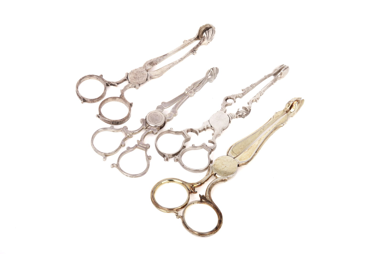 FOUR PAIRS SILVER TEA TONGS, 145g (1 of 4)