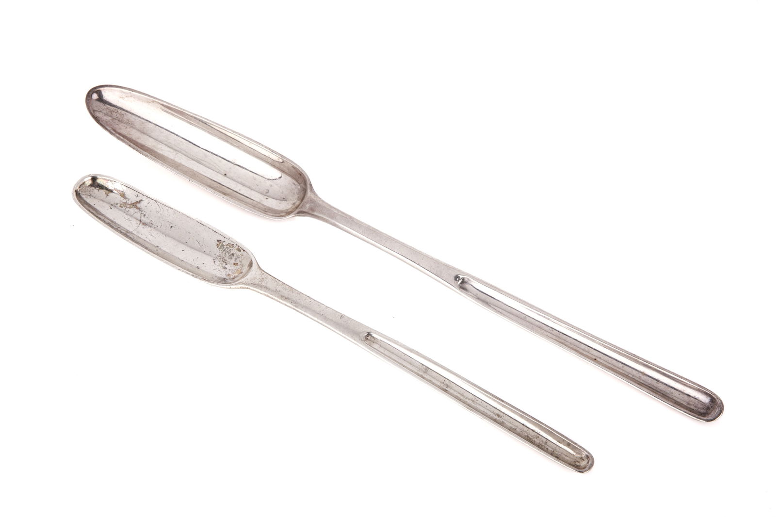TWO GEORGIAN SILVER MARROW SCOOPS, 92g (1 of 2)