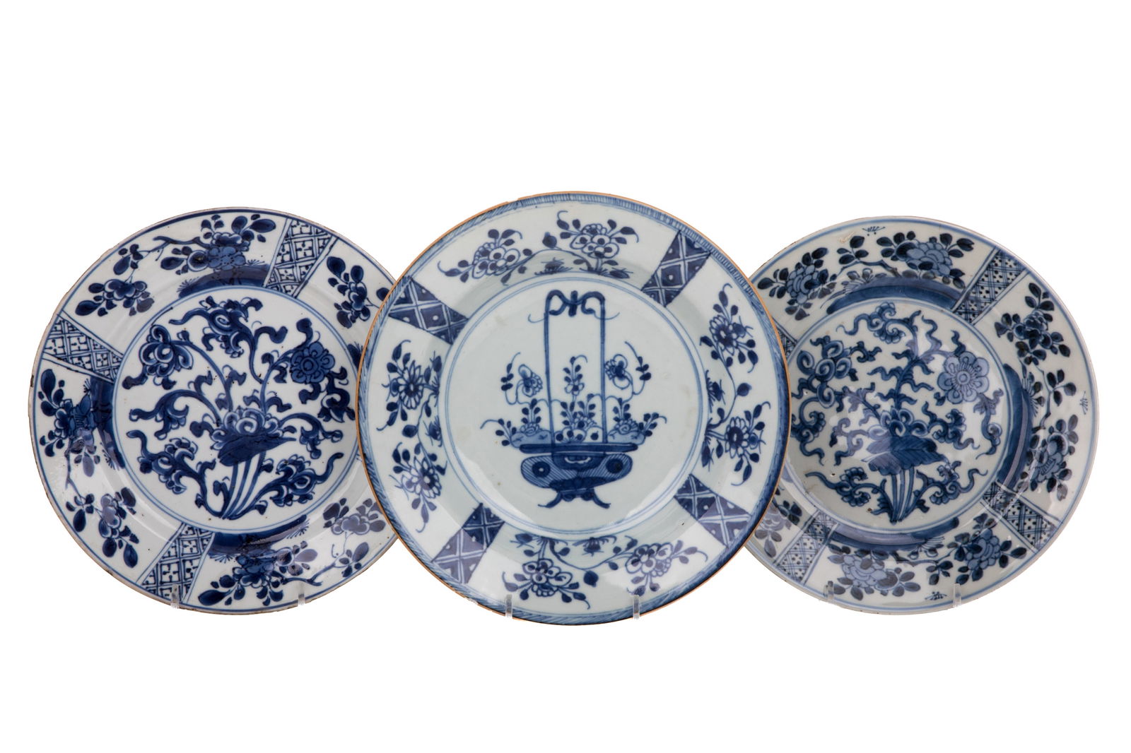 THREE CHINESE BLUE & WHITE KRAAK WARE DISHES (1 of 4)