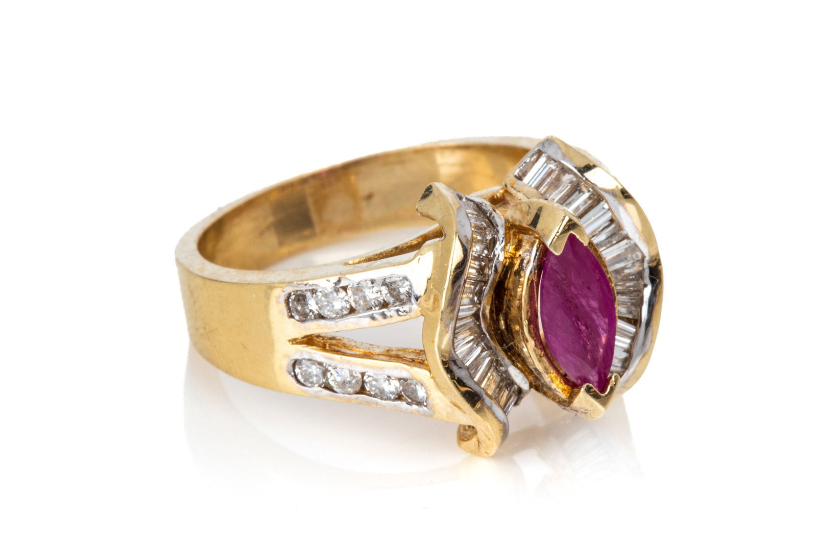 14K RUBY & DIAMOND RING 6.3g - 2