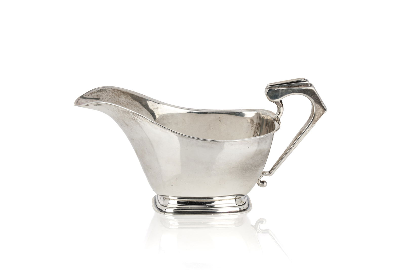 ART DECO ENGLISH SILVER GRAVY BOAT, 148g: English sterling, Birmingham 1939, 148 grams