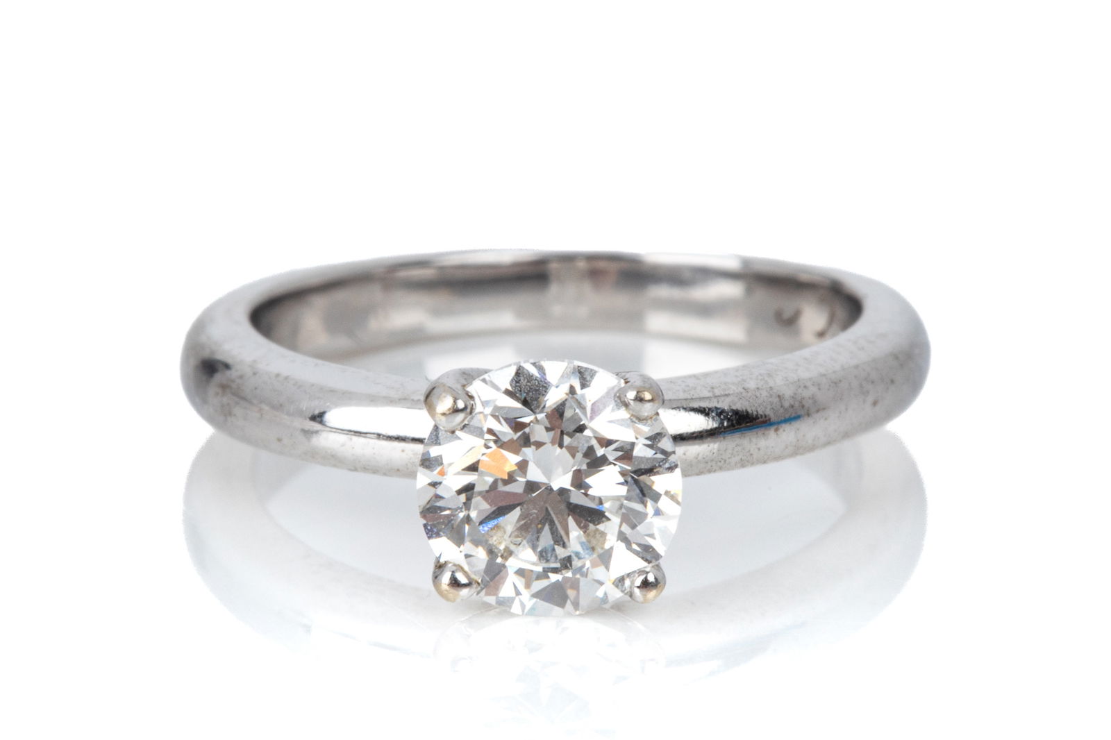 19K 1.01ct DIAMOND SOLITAIRE ENGAGEMENT RING 2.8g (1 of 3)