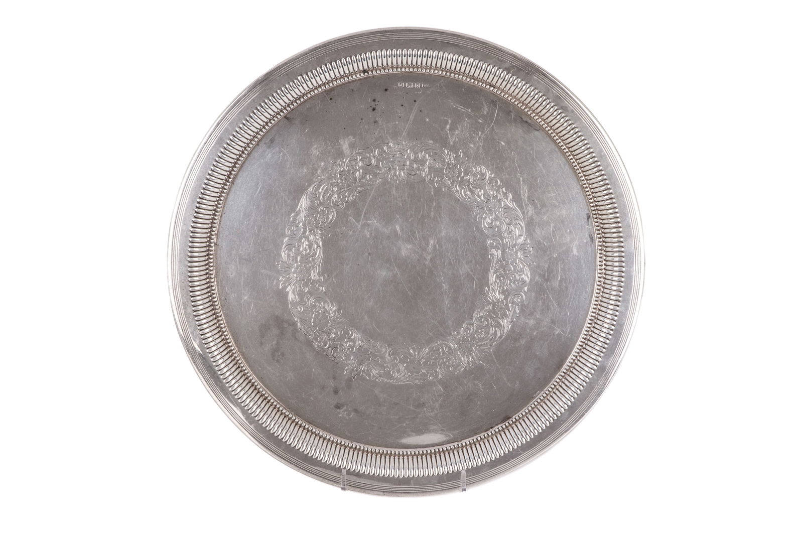 20th C ENGLISH SILVER SALVER 873 g.: With floral engraved centre and ribbed border, J B Chatterley & Sons Ltd, Birmingham, 1914. 873g weight W. 37 cm 14 1/2 in.