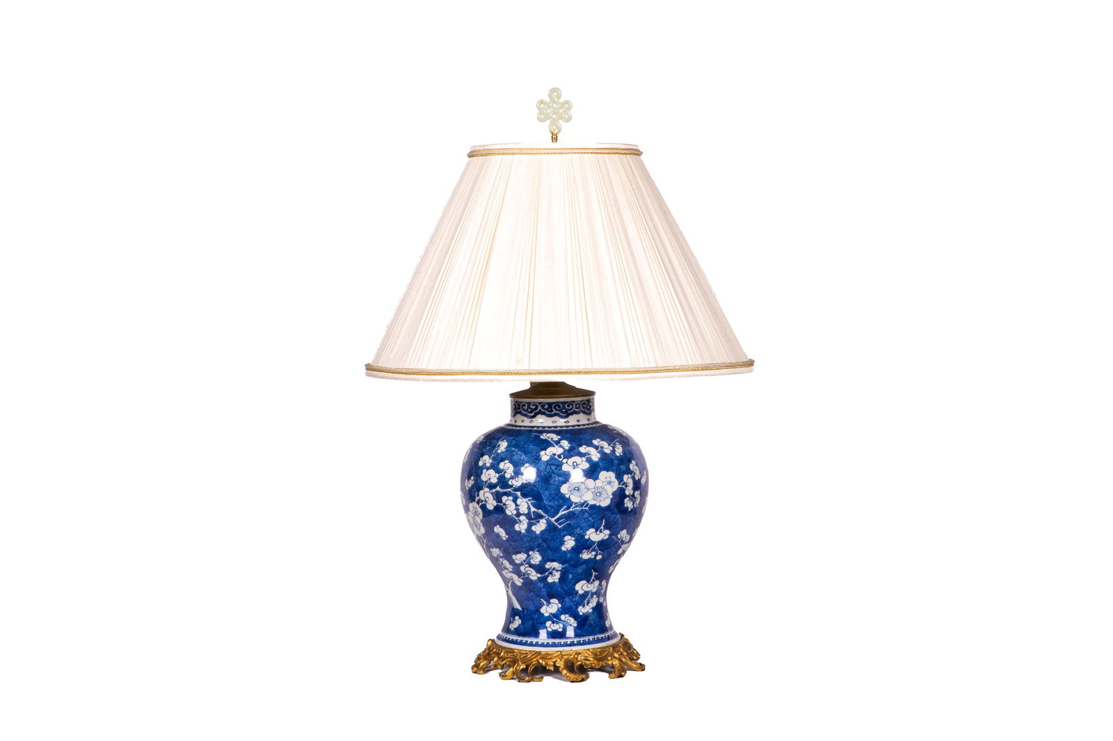 ANTIQUE CHINESE PORCELAIN VASE AS LAMP (1 of 3)