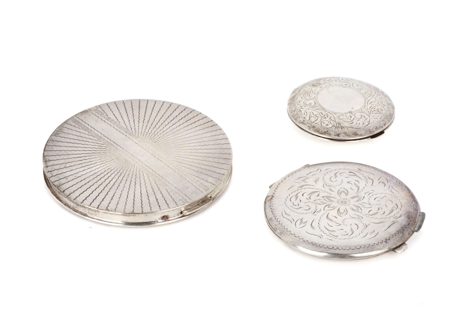 TRIO OF STERLING COMPACTS 305g (1 of 6)