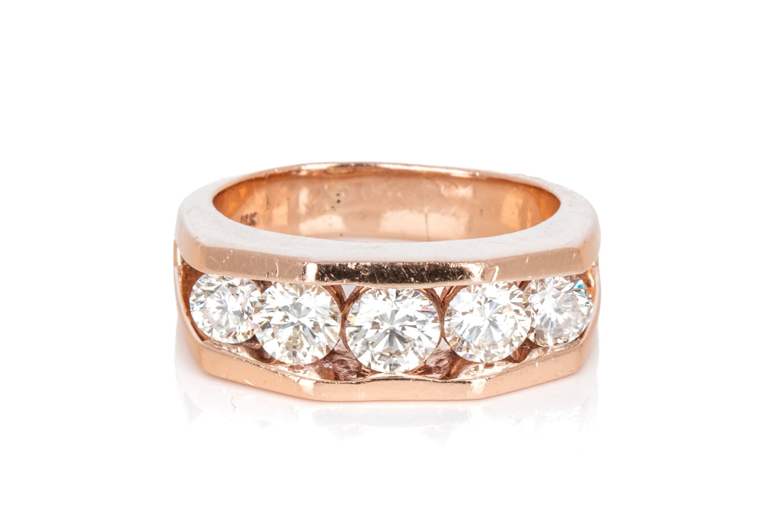 18K ROSE GOLD 3.04cttw 5-DIAMOND GENTS RING 17.84g: 18K rose gold 5-diamond channel band measuring 9.6mm wide by 5.4mm tall. Featuring 5 round brilliant cut diamonds of SI2-I1-IJ quality, equaling approximately3.04cttw. Size 13 (approximate) 17.84 gram