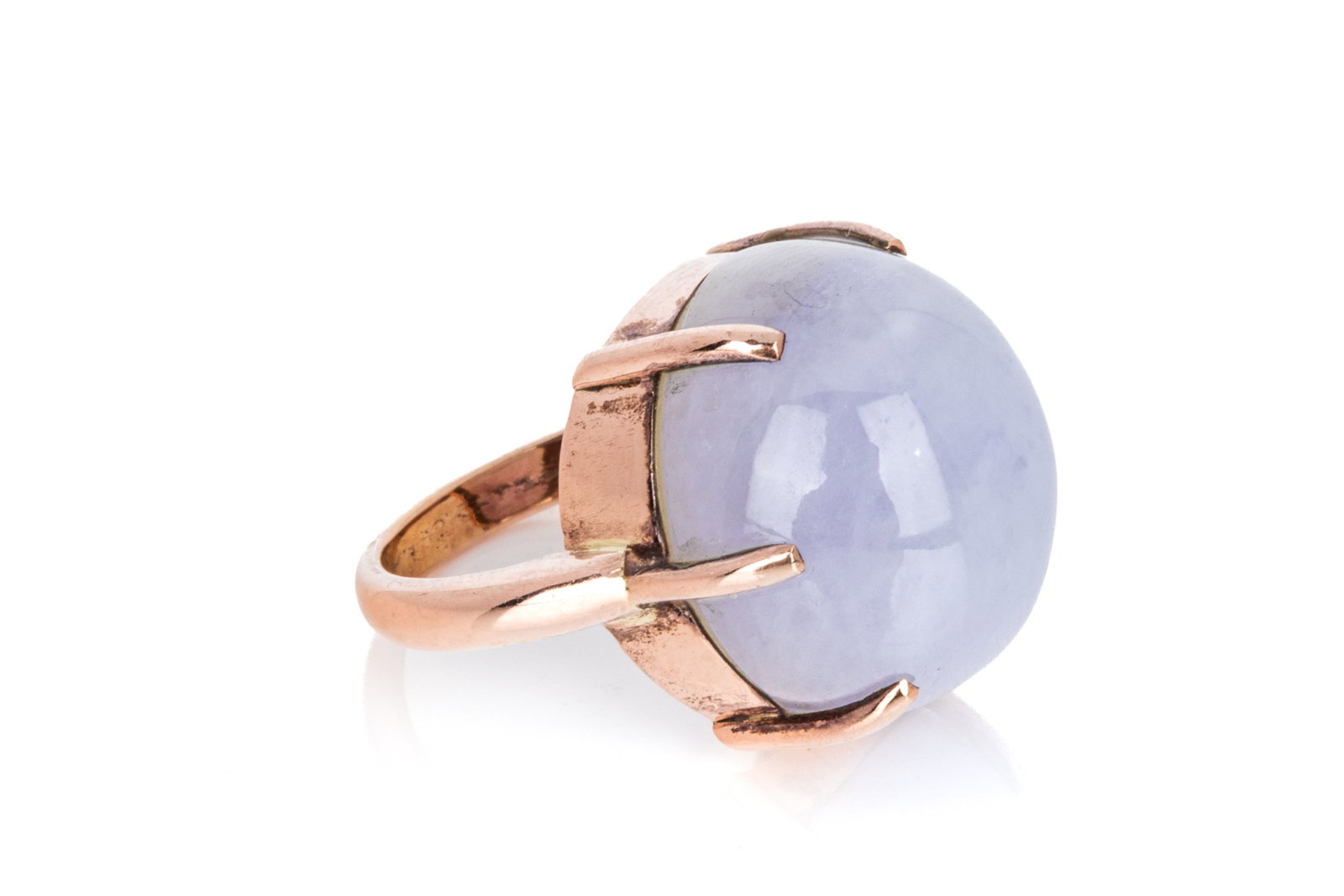 14K ROSE GOLD LAVENDER QUARTZ RING 10g: 14K rose gold ring measuring 17.6mm long by 12mm tall. Featuring 1 high-dome oval cabochon cut semi-translucent pale lavender coloured quartz.Size 3.75 10 grams total weight
