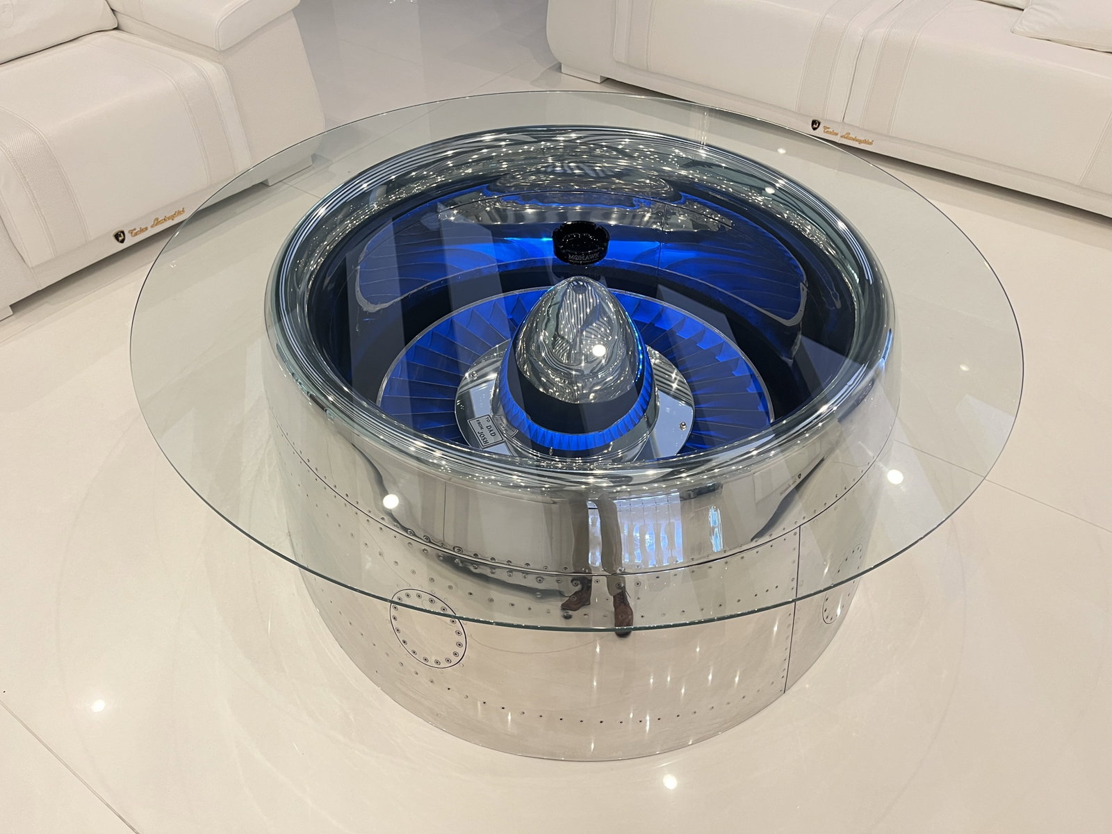 LEARJET TURBINE ENGINE AS COFFEE TABLE - 2