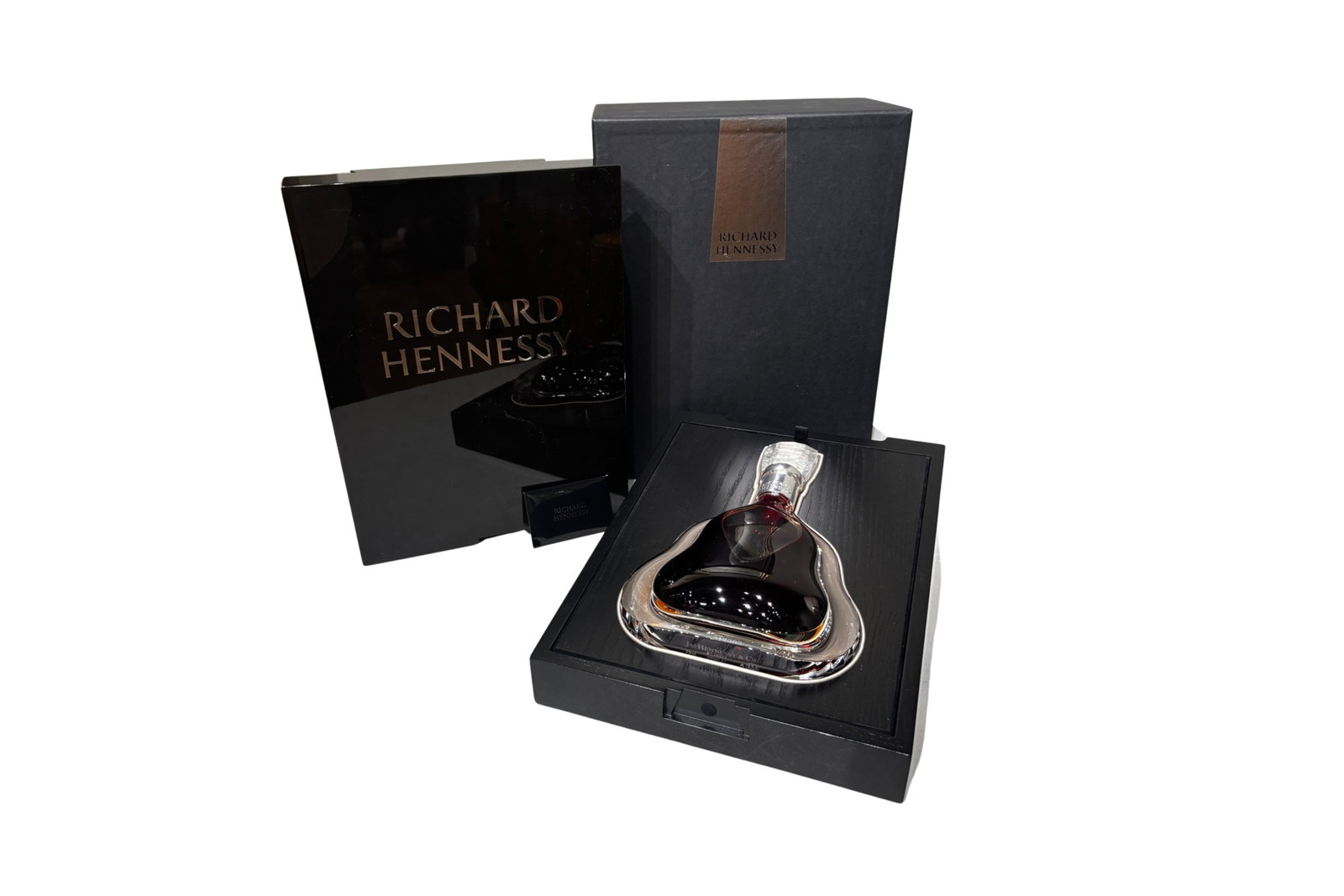 RICHARD HENNESSY COGNAC: 75CL with original fitted case.