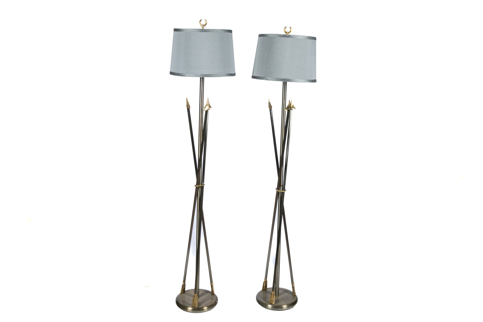 PAIR OF SPEAR-HEADED DECORATIVE METAL FLOOR LAMPS (1 of 3)