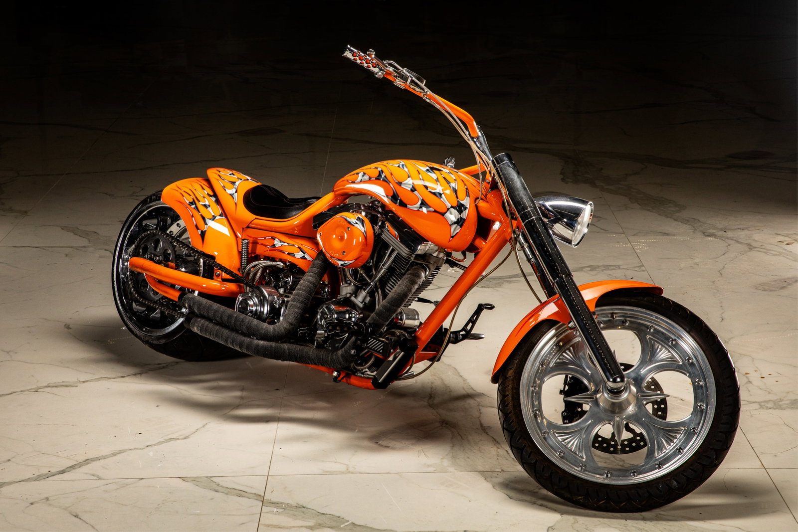 ?KERRAZY? KUSTOMS CHOPPER WITH V-TWIN (1 of 8)