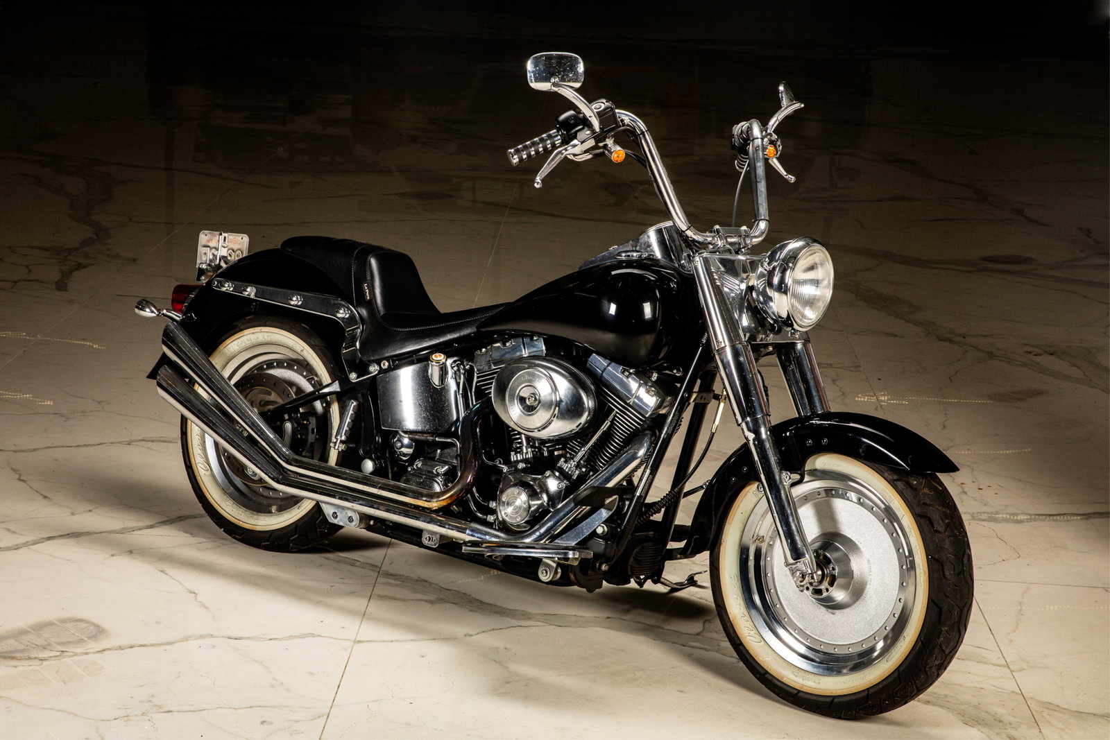 2004 HARLEY DAVIDSON FLSTC MOTORCYCLE (1 of 7)