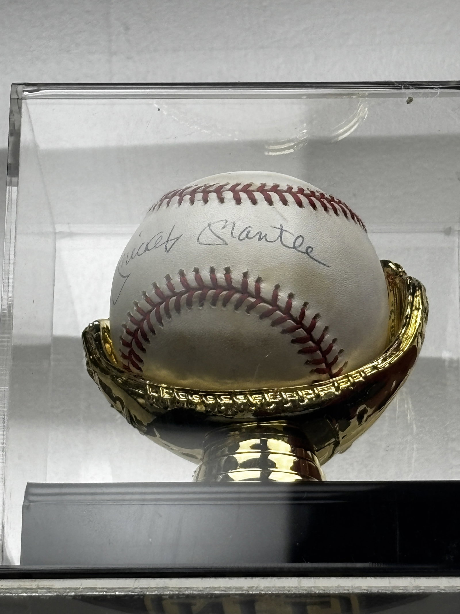 AUTOGRAPHED MICKEY MANTEL BASEBASE (1 of 1)