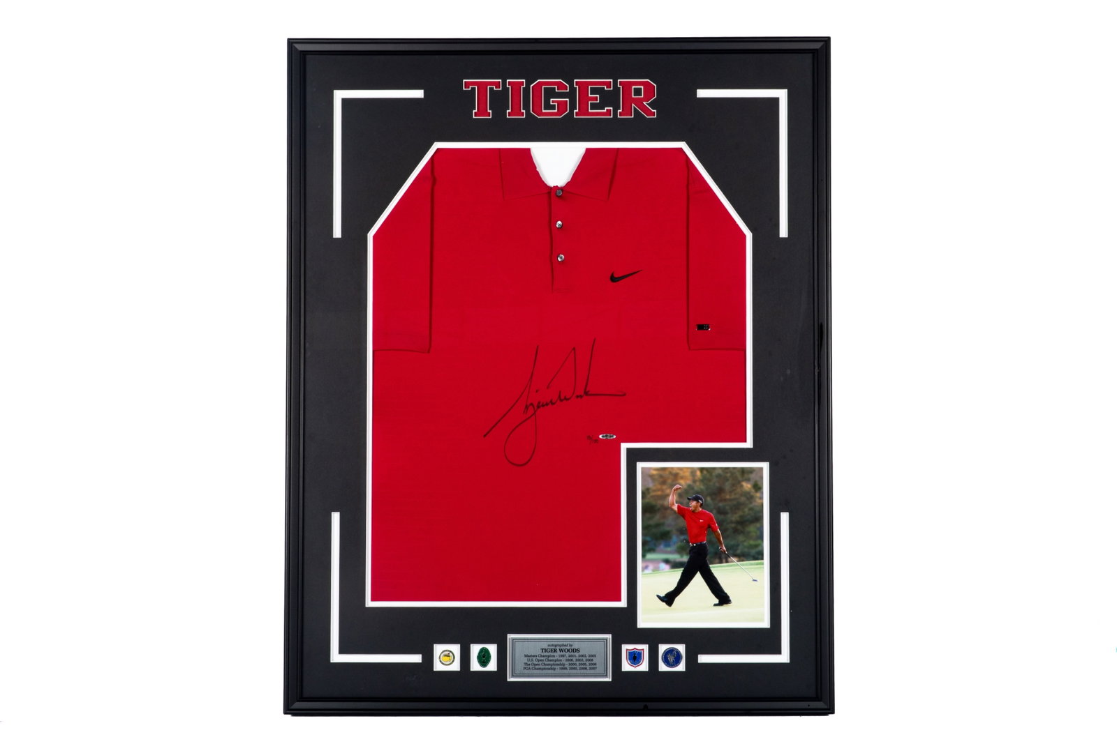 TIGER WOODS AUTOGRAPHED NIKE POLO SHIRT (1 of 3)