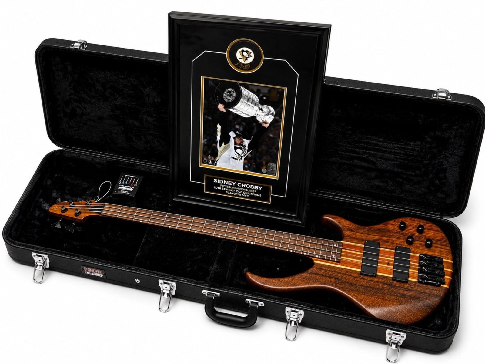 PEAVEY GRIND ELECTRIC GUITAR: L. 44 1/2", Serial#: CNBCC280594