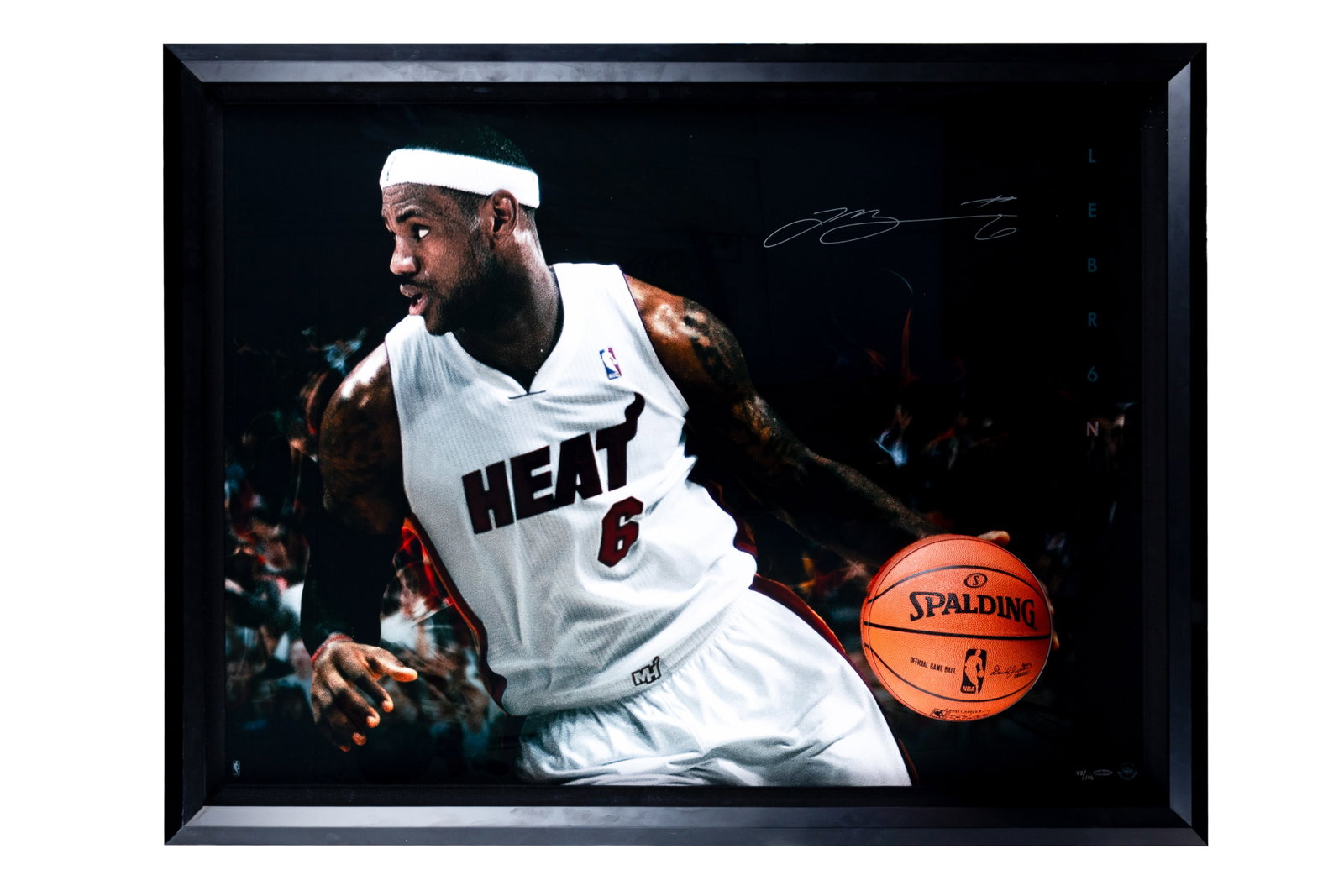 LEBRON JAMES MIAMI HEAT BASKETBALL & PHOTO (1 of 5)