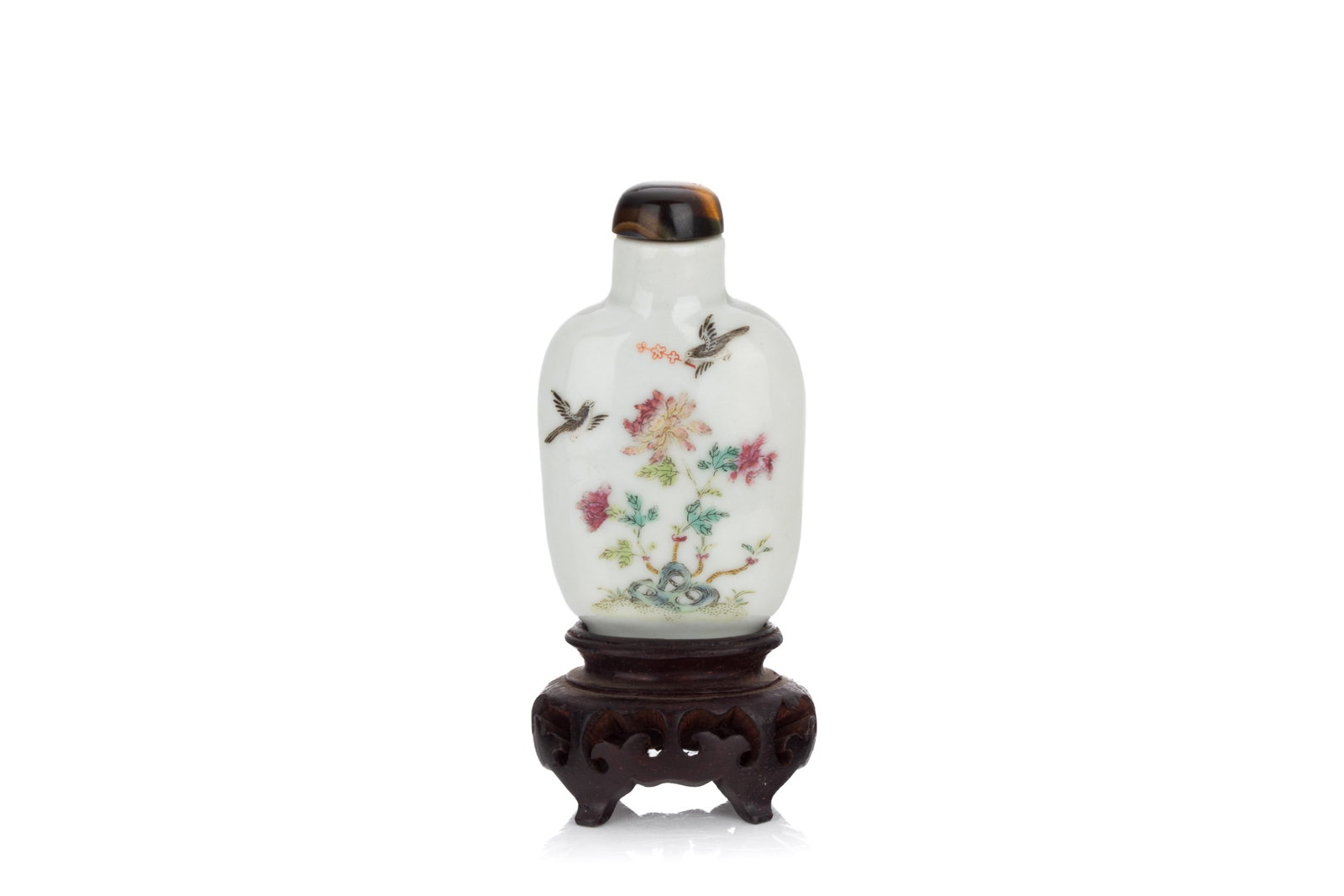 DAOGUANG FAMILLE ROSE BIRD & PEONIES SNUFF BOTTLE (1 of 4)