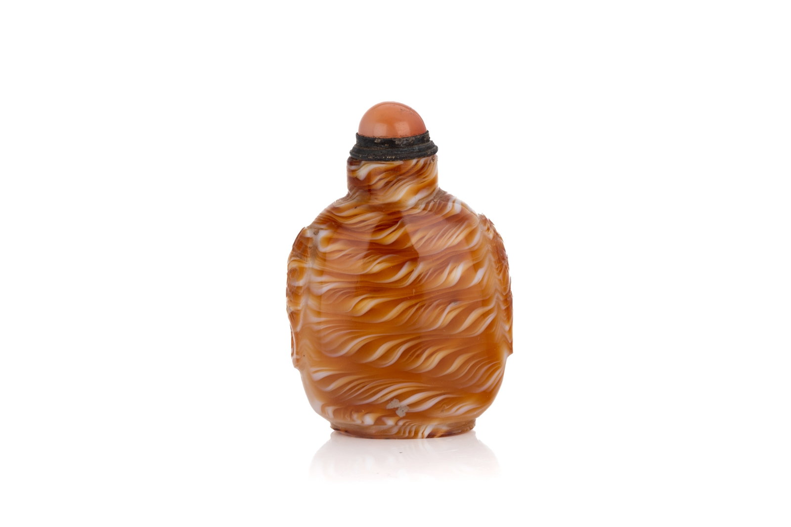 BROWN AND WHITE MARBLED GLASS SNUFF BOTTLE: Of tapered square form, with a marbled design and two archaistic handles carved to the narrow sides. Agate and metal stopper. H. 6.5 cm Exhibited at the Royal Ontario Museum, Toronto, in Prized Posses