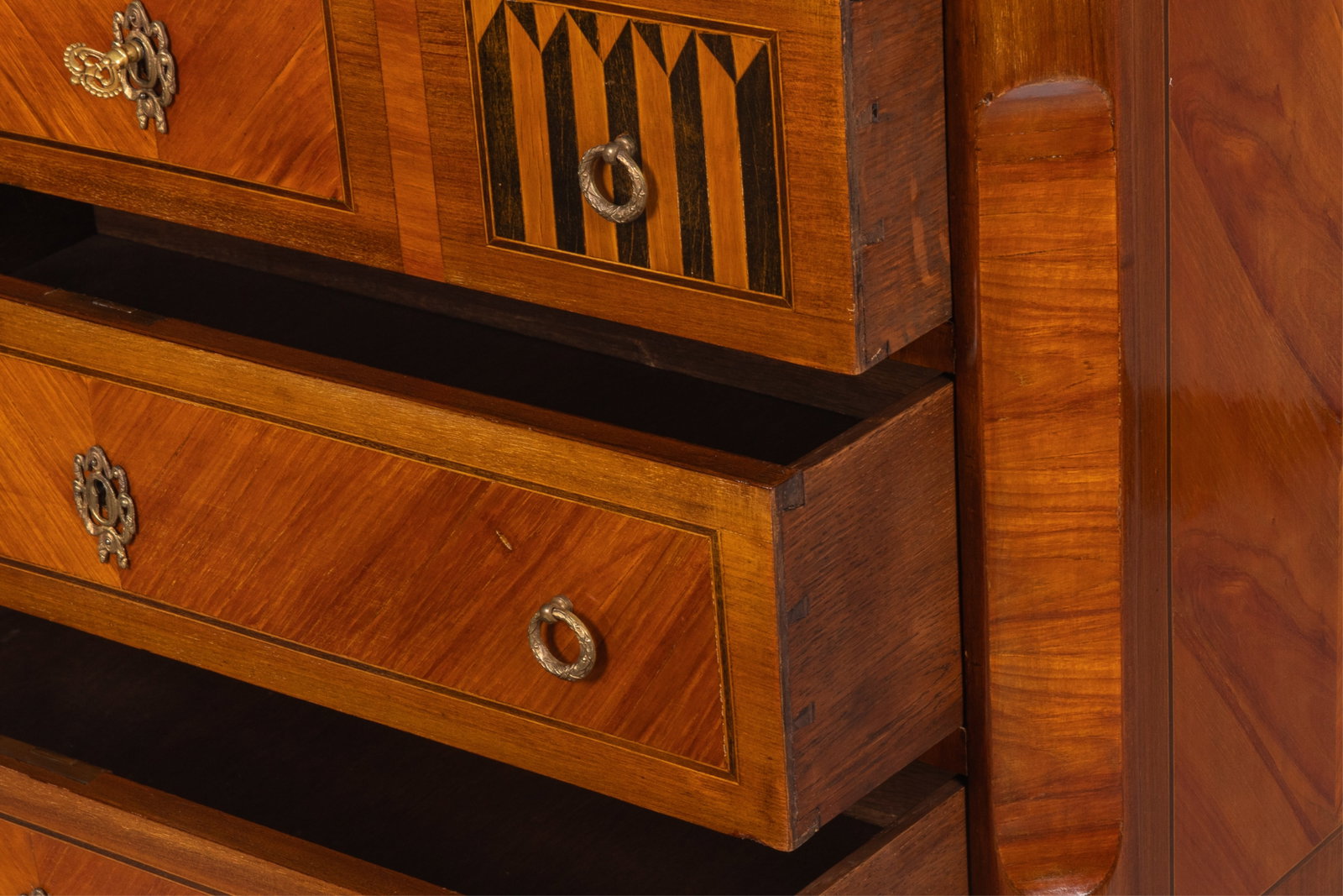 TRANSITIONAL STYLE ANTIQUE FRENCH COMMODE - 4